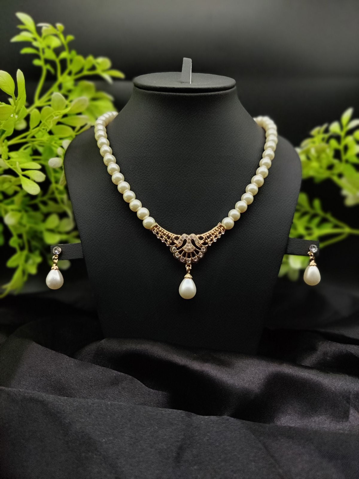Imported Regal Pearl Embrace Necklace Set With Elegant Drop Design | Best Quality Necklace For Girls & Women | Artificial Jewellery | 1