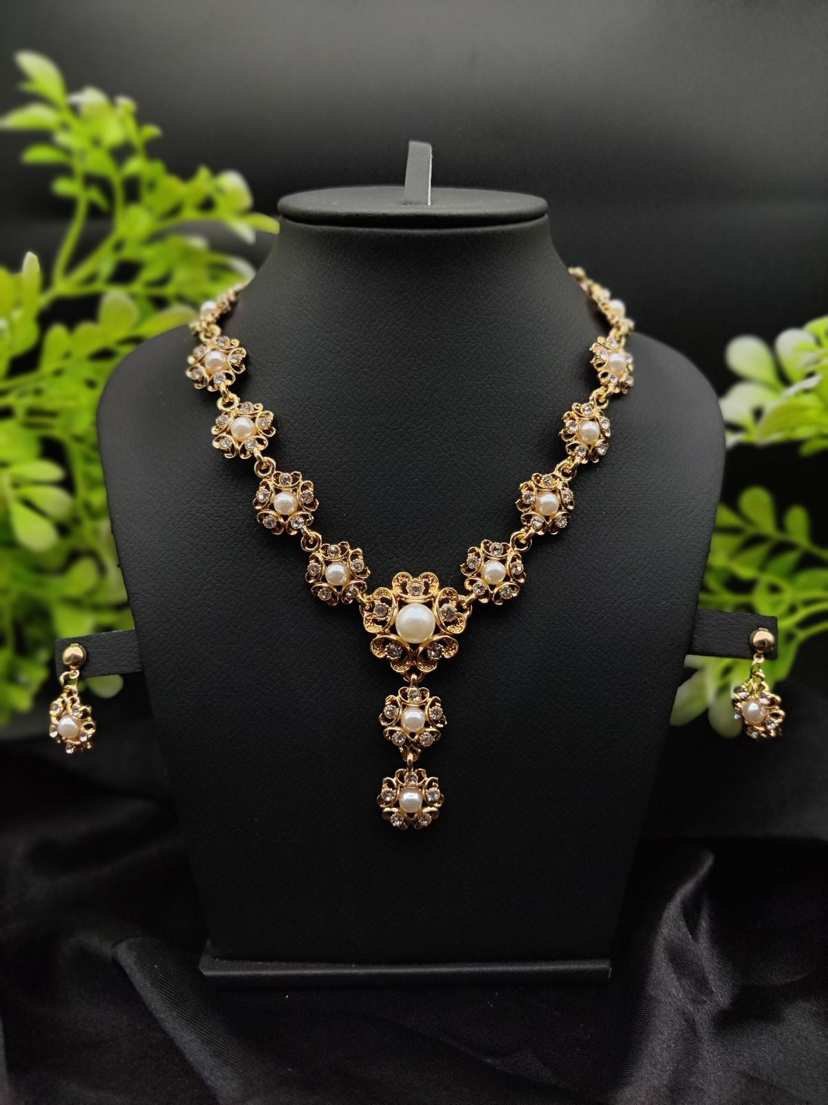 Imported Majestic Pearl Flower Necklace Set | Best Quality Necklace For Girls & Women | Artificial Jewellery | 3